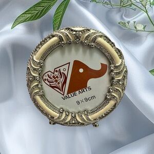 VALUE ARTS Cream and Silver Picture Frame